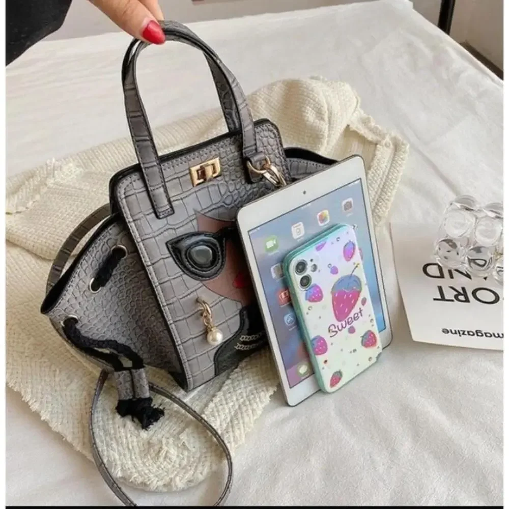 Vintage Style Square Shaped Handbag In Gray
